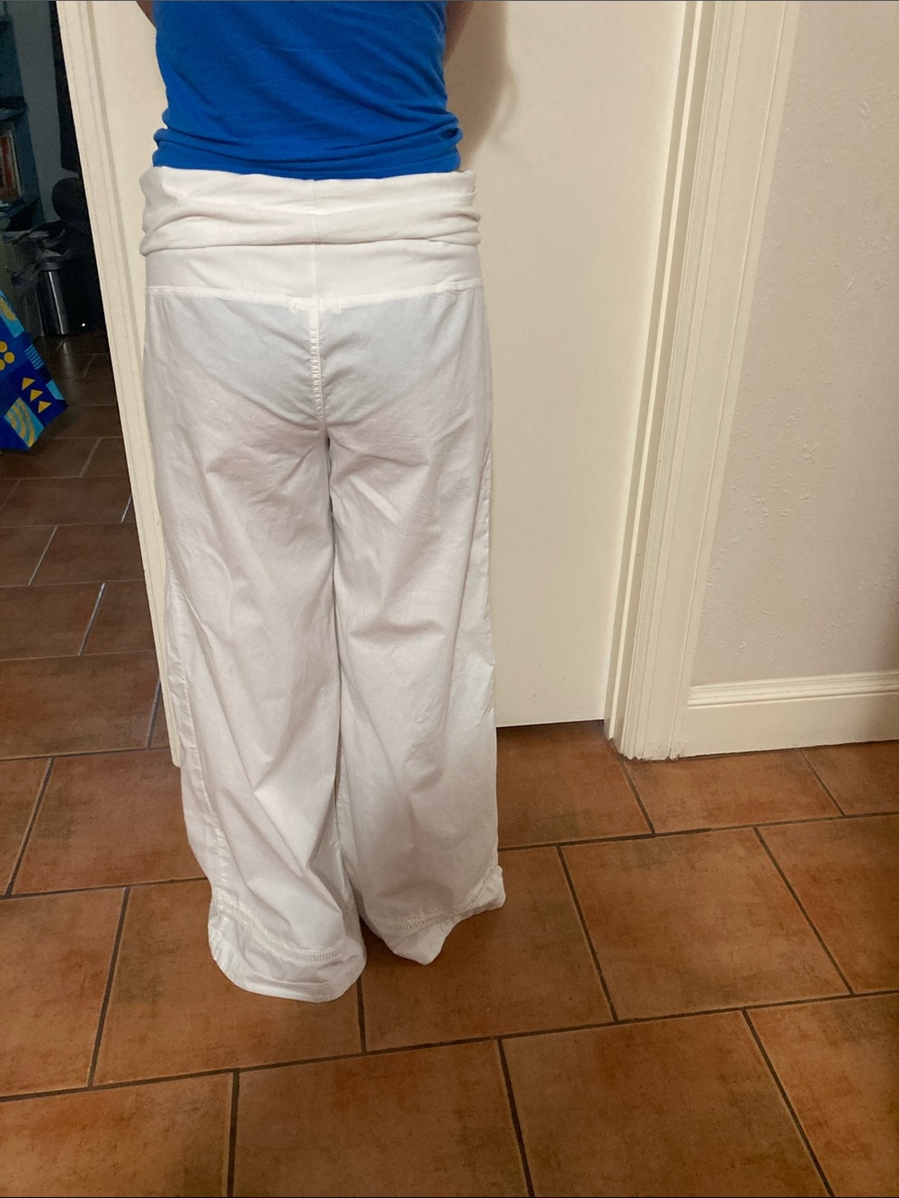 High-Rise White Wide-Leg Cotton Pants. Perfect for summer vacation. - Picture 13 of 13